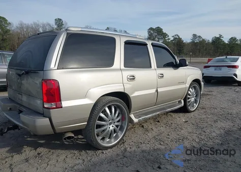 2004 Cadillac Escalade Standard z USA, uszkodzony, nr VIN 1GYEC63T64R311577
